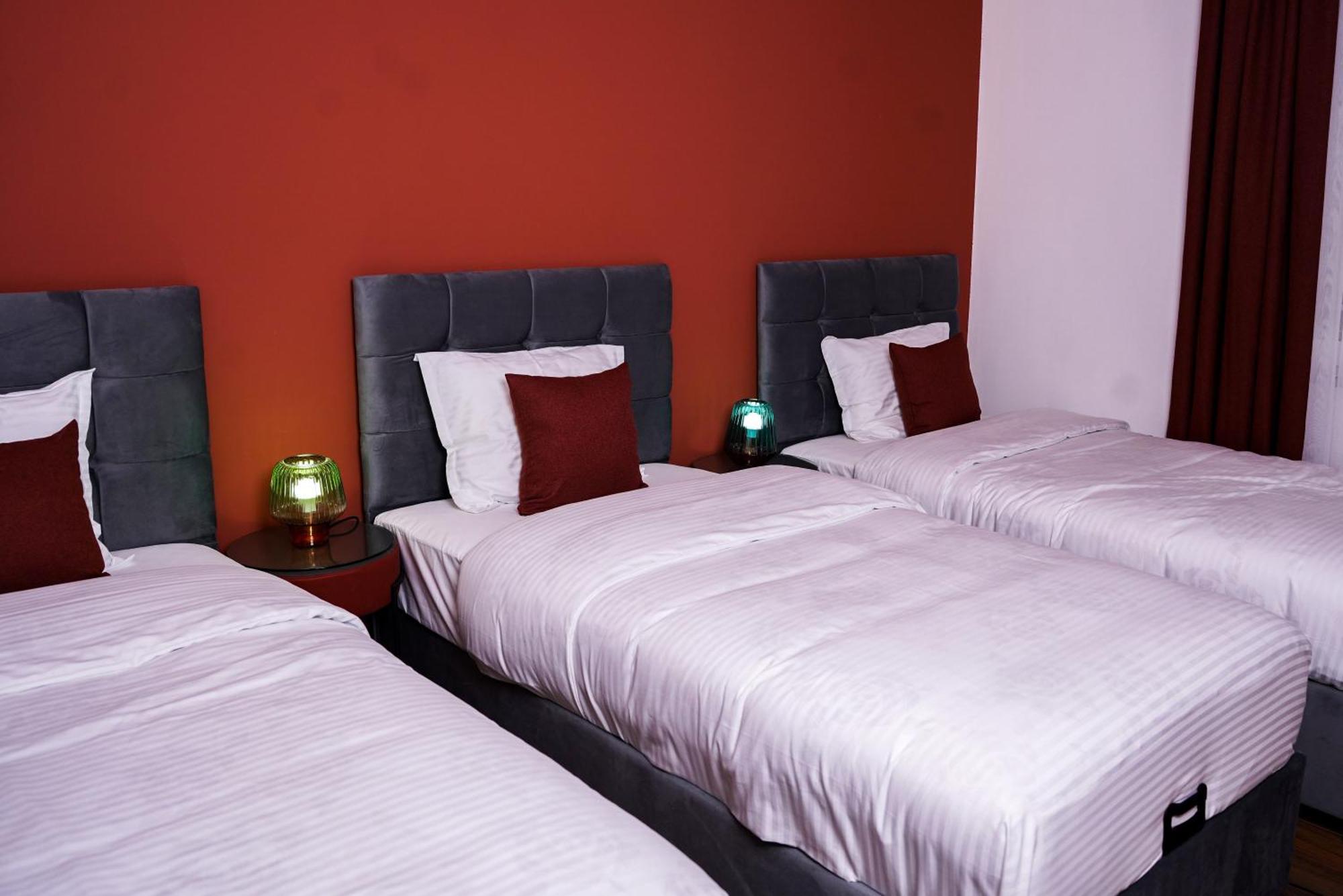 Ten Guest House Priştine Dış mekan fotoğraf
