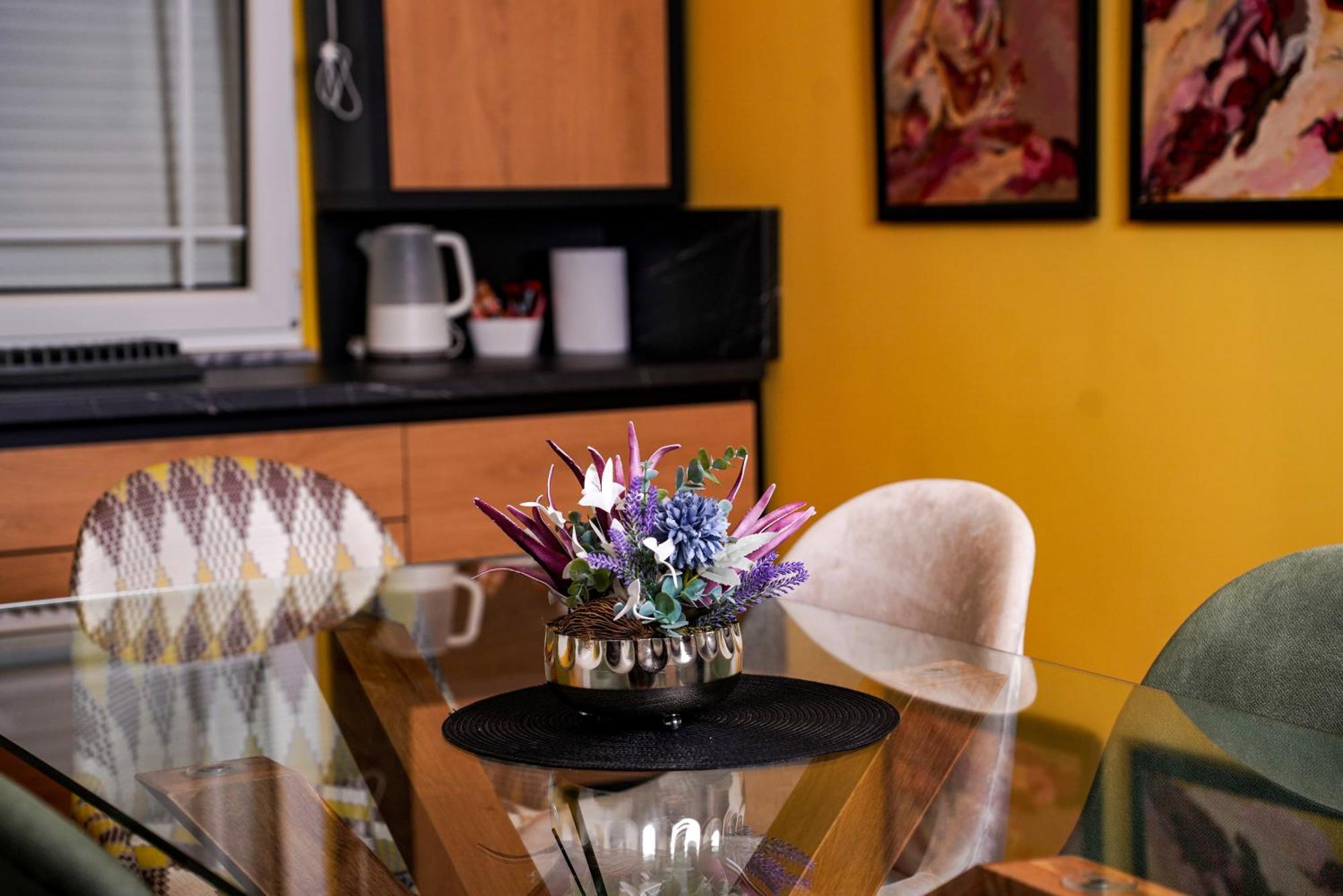 Ten Guest House Priştine Dış mekan fotoğraf