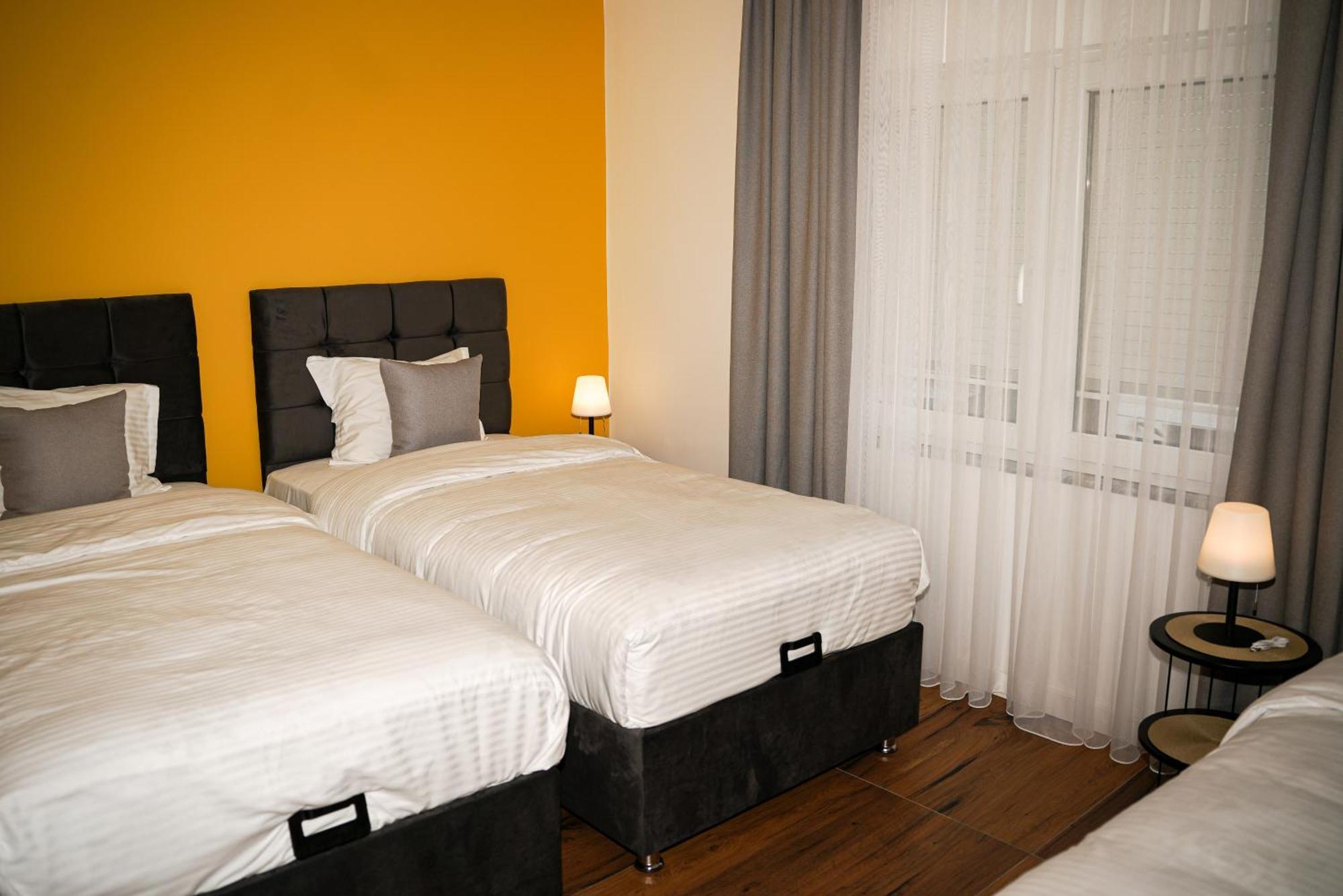 Ten Guest House Priştine Dış mekan fotoğraf
