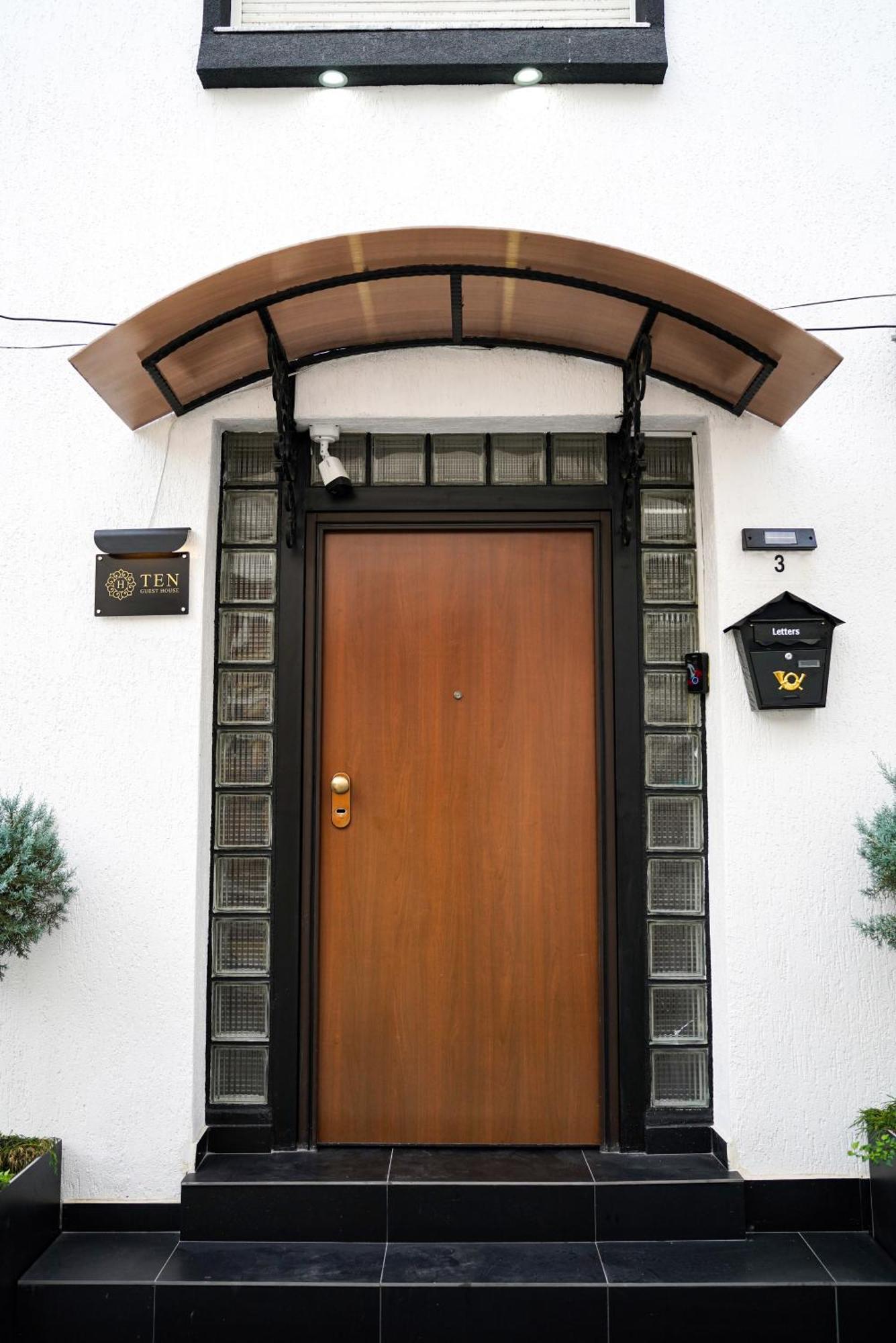 Ten Guest House Priştine Dış mekan fotoğraf