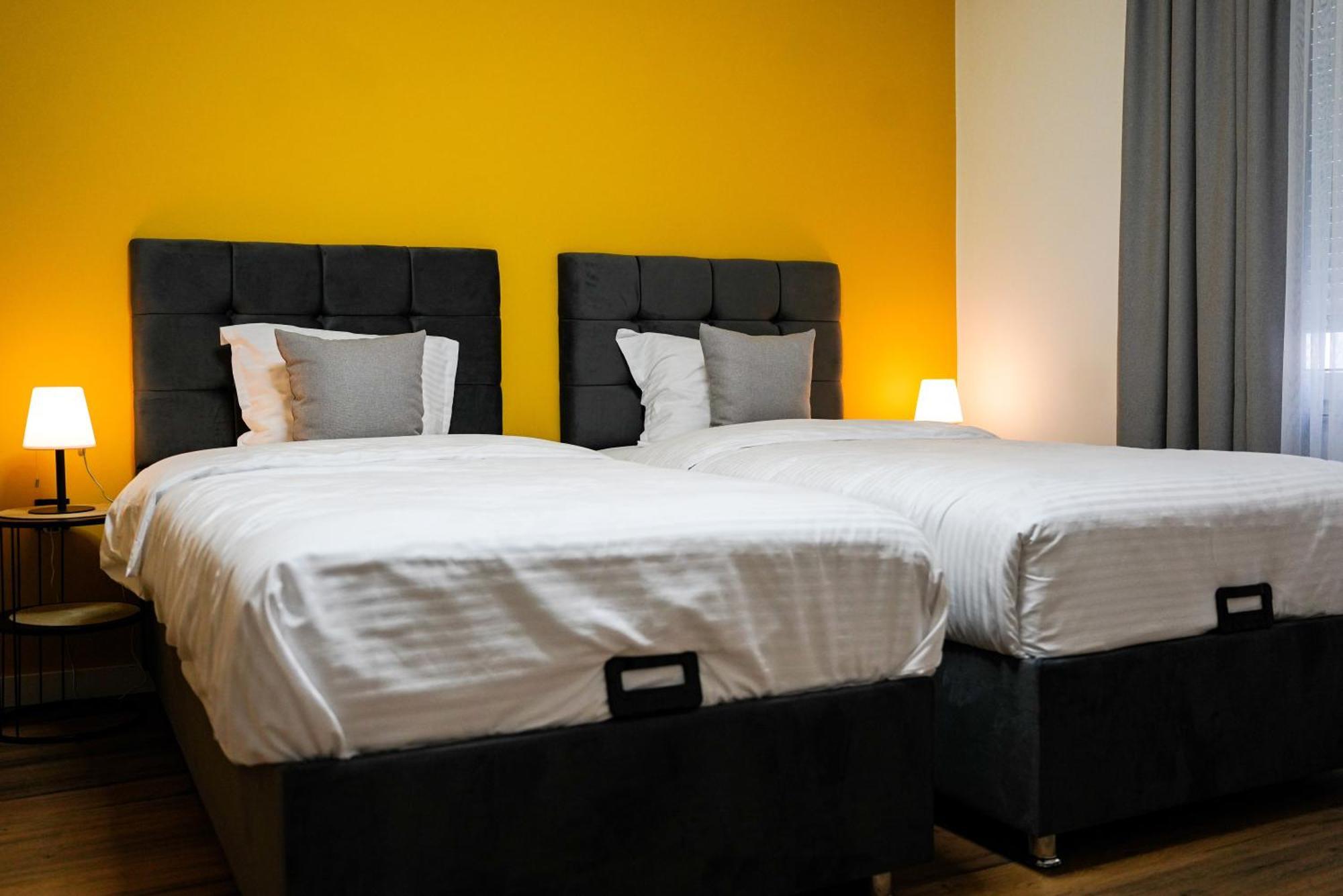 Ten Guest House Priştine Dış mekan fotoğraf
